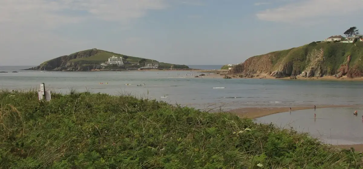 Coastal scene near Bantham, used as a representative location image for The Sloop Inn (rooms)
