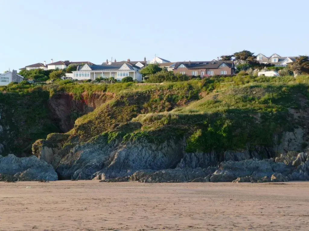 Coastal scene near Bigbury-on-Sea, used as a representative image for Ringmore Holiday Cottages