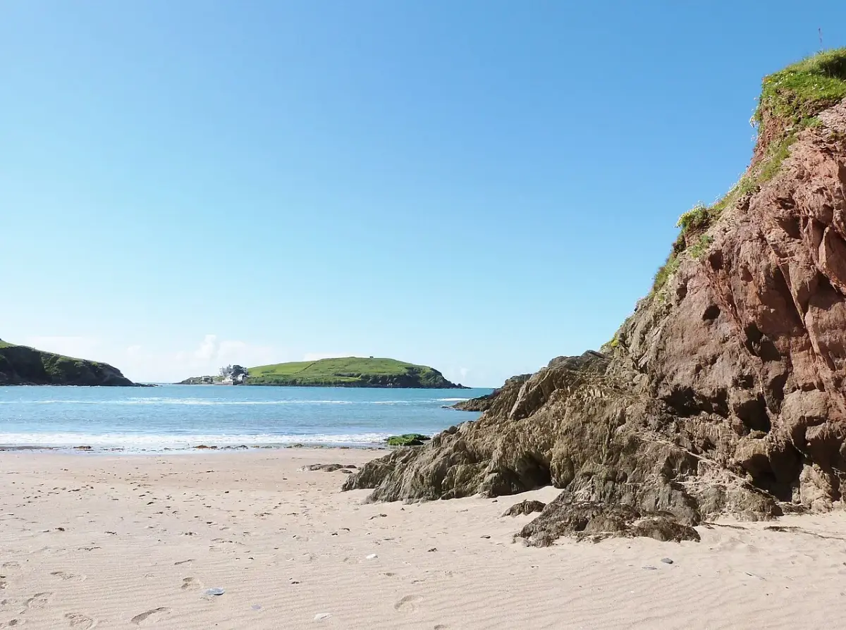 Coastal scene near Bigbury-on-Sea, used as a representative location image for Marine Hotel, Salcombe
