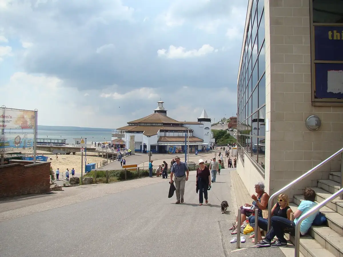 Coastal scene near Bournemouth, used as a representative location image for Riviera Hotel & Holiday Apartments
