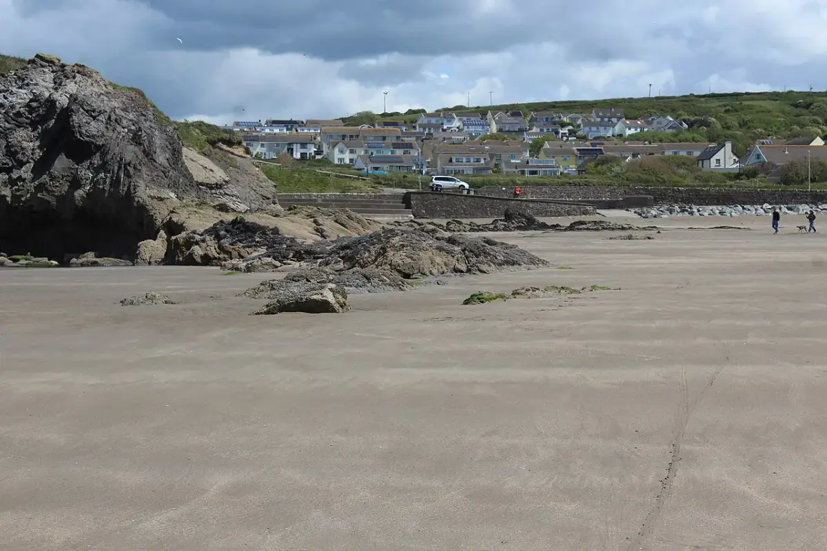 Coastal scene near Broad Haven, used as a representative image for Rocksdrift & Seaview Apartments