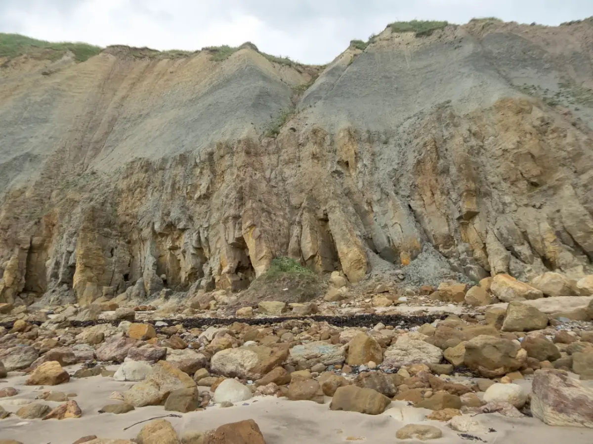 Coastal scene near Cayton Bay, used as a representative location image for Crows Nest Caravan Park