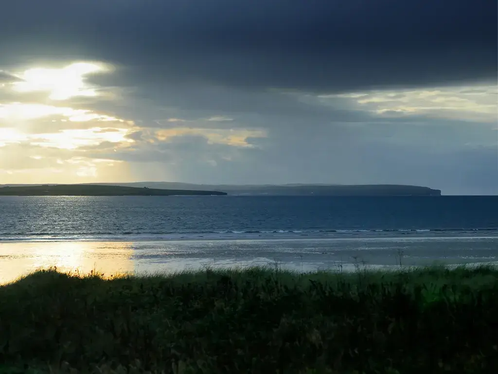 Coastal scene near Dunnet Bay, used as a representative image for Castletown Hotel