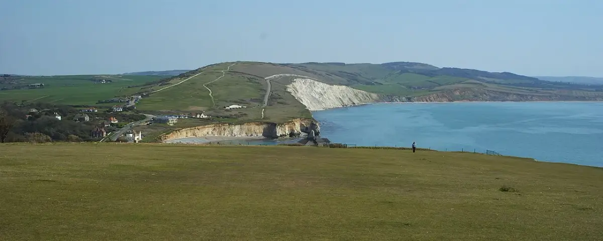 Coastal scene near Freshwater Bay, used as a representative image for Freshwater Bay House (HF Holidays)