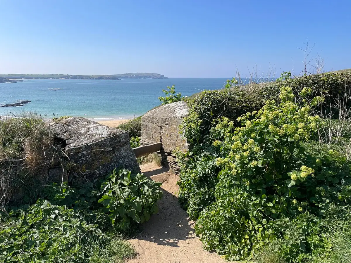 Coastal scene near Harlyn Bay, used as a representative image for Mother Ivey's Bay Holiday Park