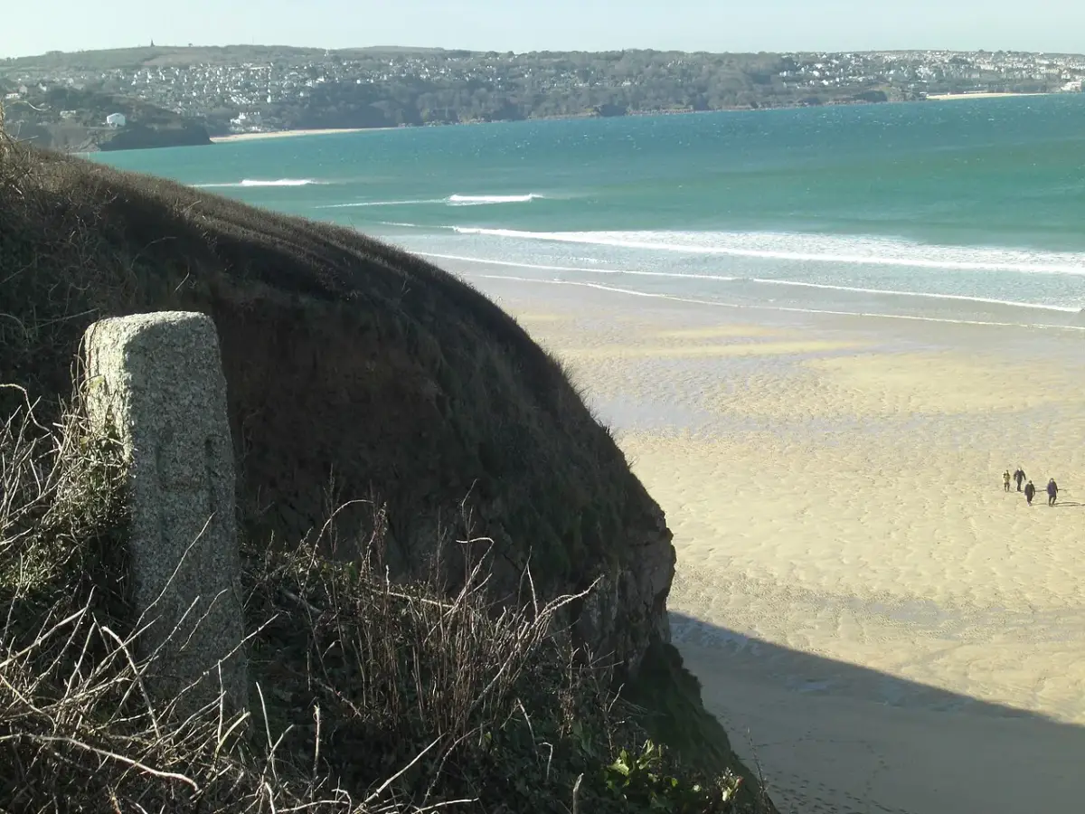 Coastal scene near Hayle Towans, used as a representative image for Haven Riviere Sands