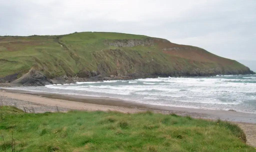 Coastal scene near Abersoch, used as a representative image for Cwt Mochyn & The Chalet, Tan Y Bryn