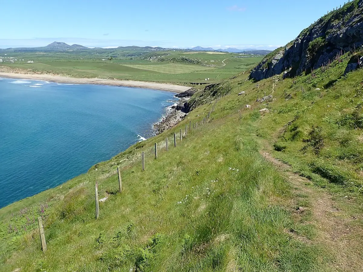 Coastal scene near Abersoch, used as a representative location image for Castellmarch