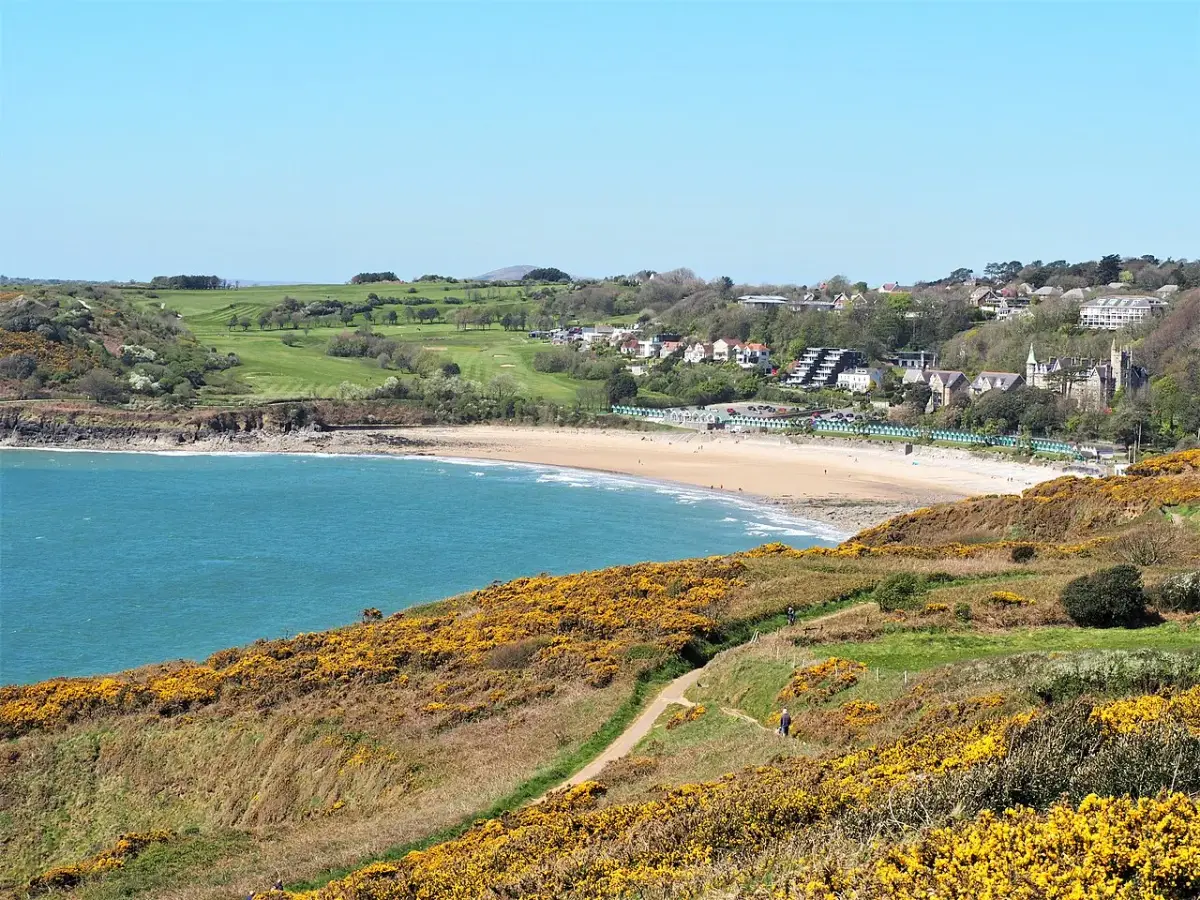 Coastal scene near Langland Bay, used as a representative image for Langland Bay Manor
