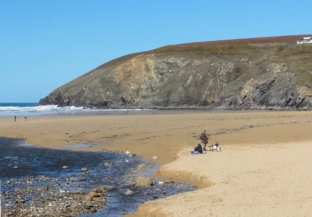 Coastal scene near Mawgan Porth, used as a representative location image for Mawgan Porth Apartments