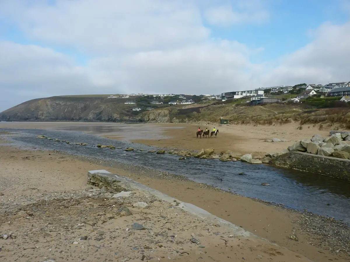 Coastal scene near Mawgan Porth, used as a representative location image for The Merrymoor Inn (rooms)