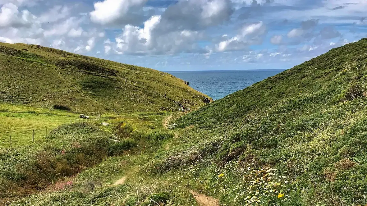 Coastal scene near Mawgan Porth, used as a representative image for Bluebay House