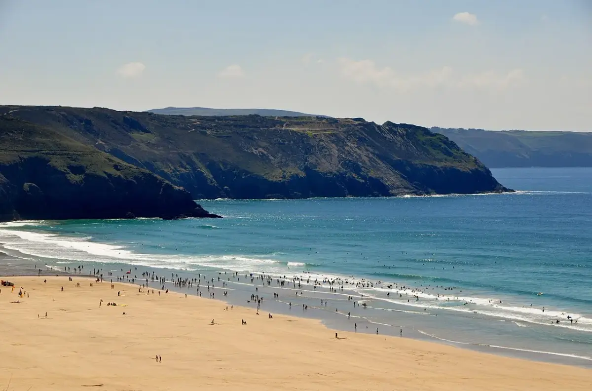 Coastal scene near Perranporth, used as a representative location image for The Seiners Arms (rooms)