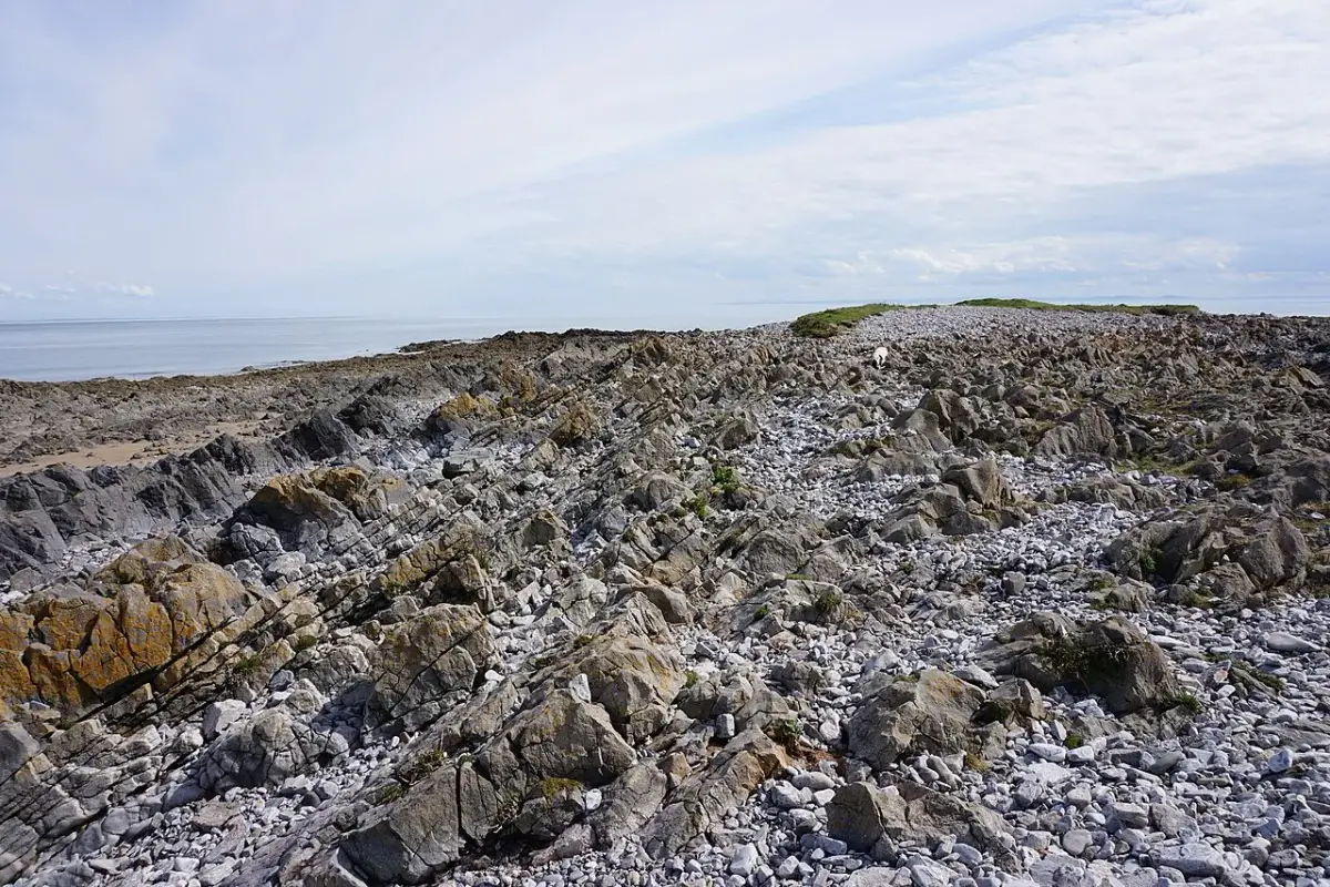 Coastal scene near Port Eynon, used as a representative location image for Hael Farm Cottages (Port Eynon Beach Cottage)