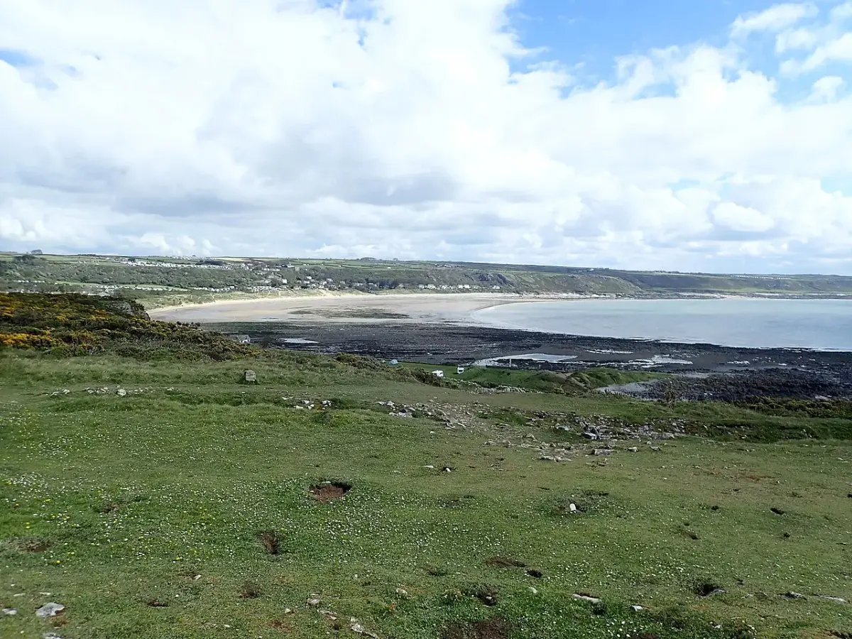 Coastal scene near Port Eynon, used as a representative image for Hael Farm Cottages (Port Eynon Beach Cottage)
