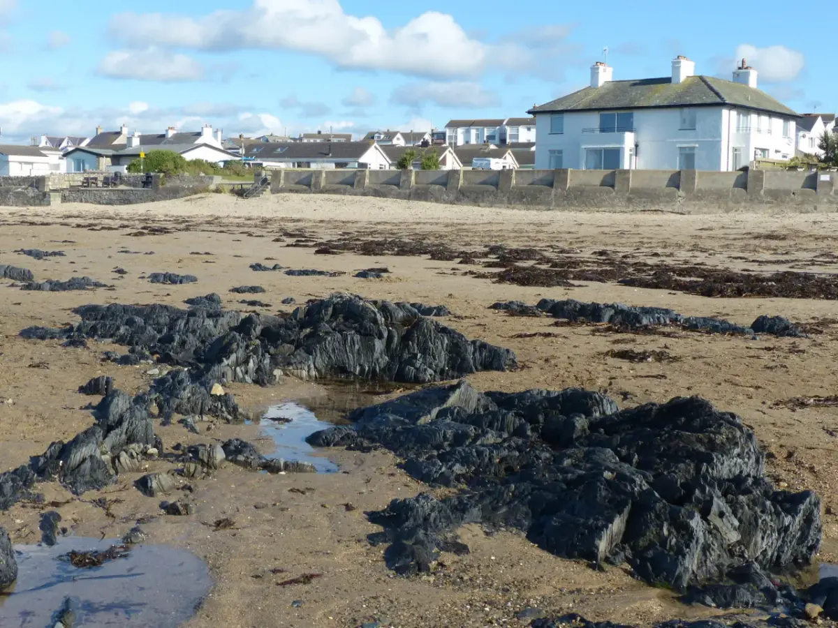 Coastal scene near Rhosneigr, used as a representative location image for Felin Traeth Cottage