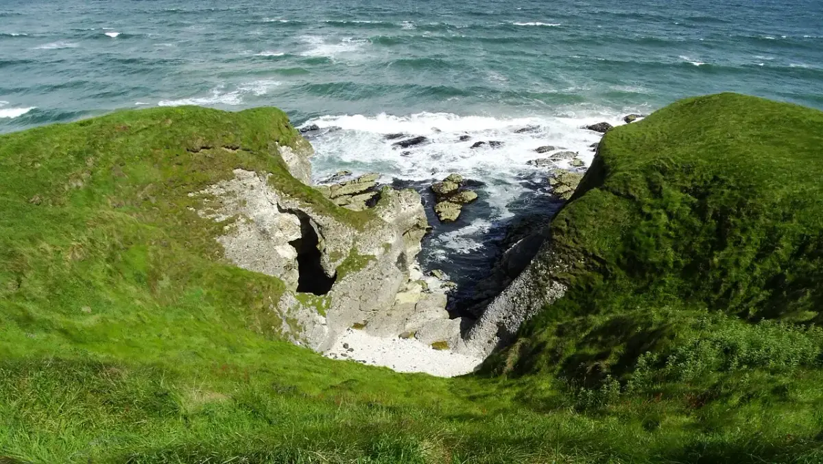 Coastal scene near Whiterocks, used as a representative image for Juniper Hill Holiday Park